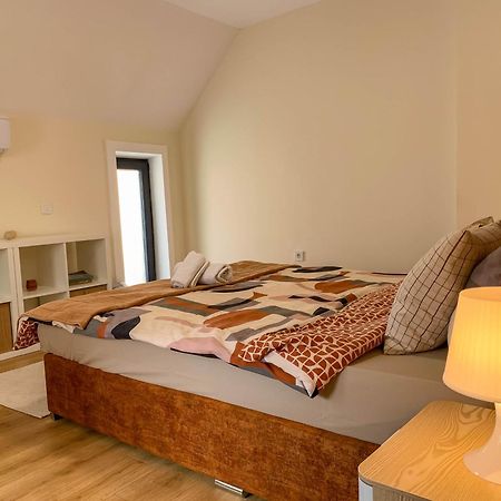 2-Bedroom Flat - Sunny Balcony Plovdiv Buitenkant foto