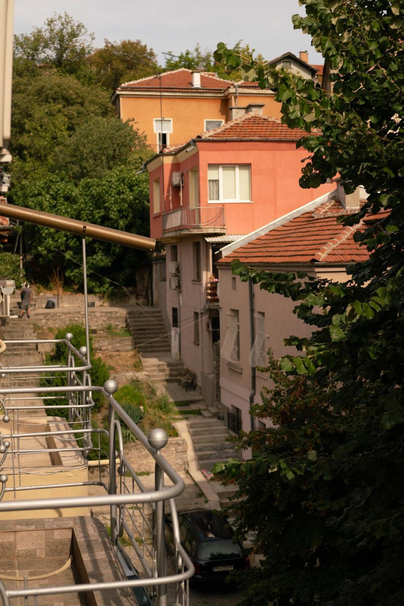 2-Bedroom Flat - Sunny Balcony Plovdiv Buitenkant foto