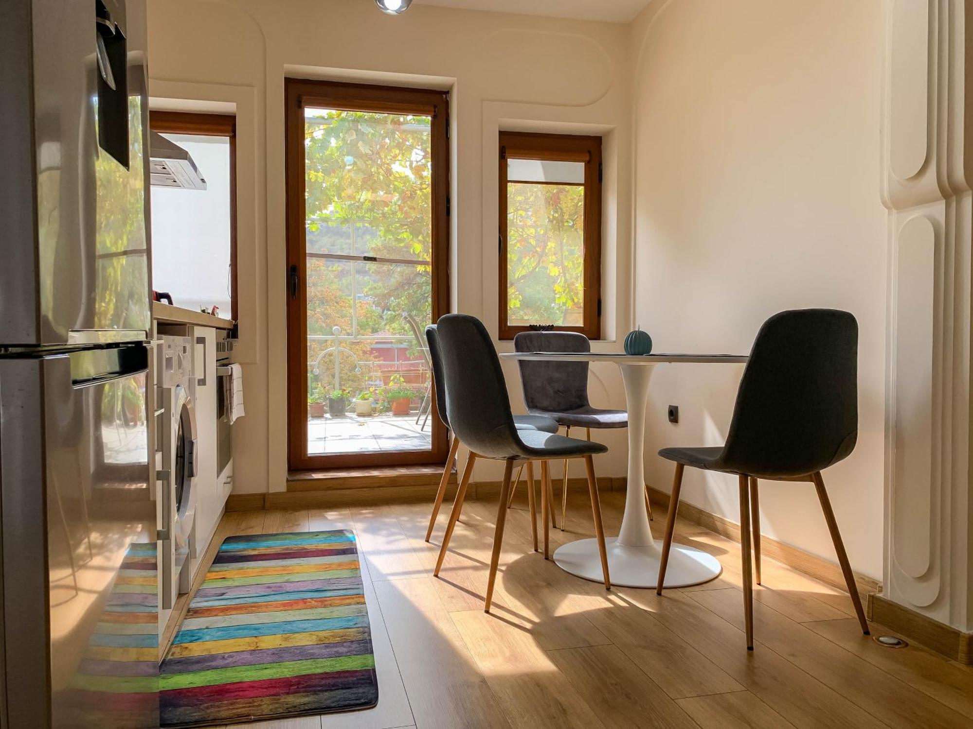 2-Bedroom Flat - Sunny Balcony Plovdiv Buitenkant foto
