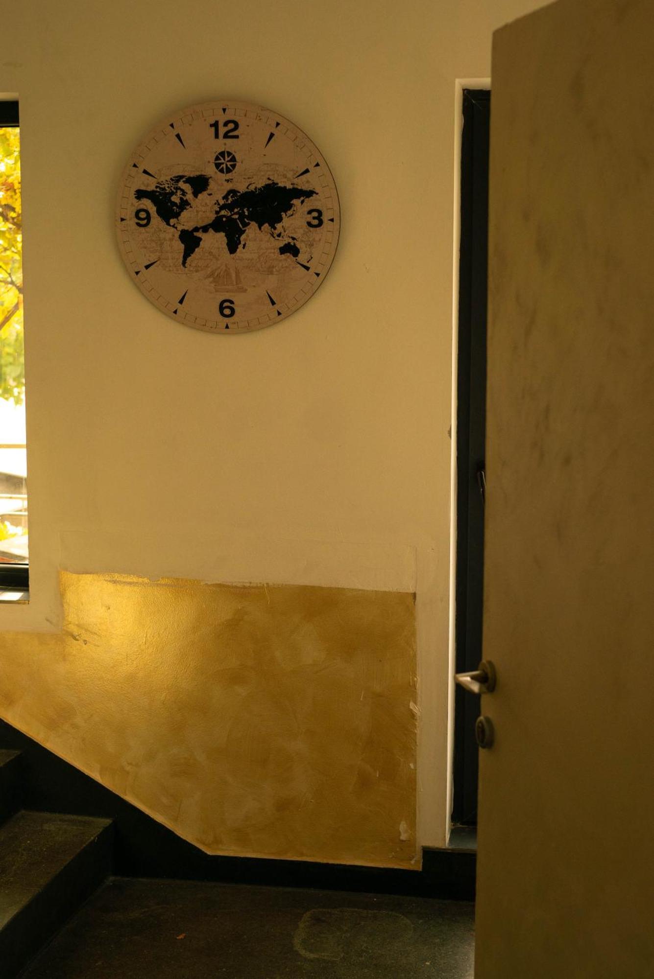 2-Bedroom Flat - Sunny Balcony Plovdiv Buitenkant foto