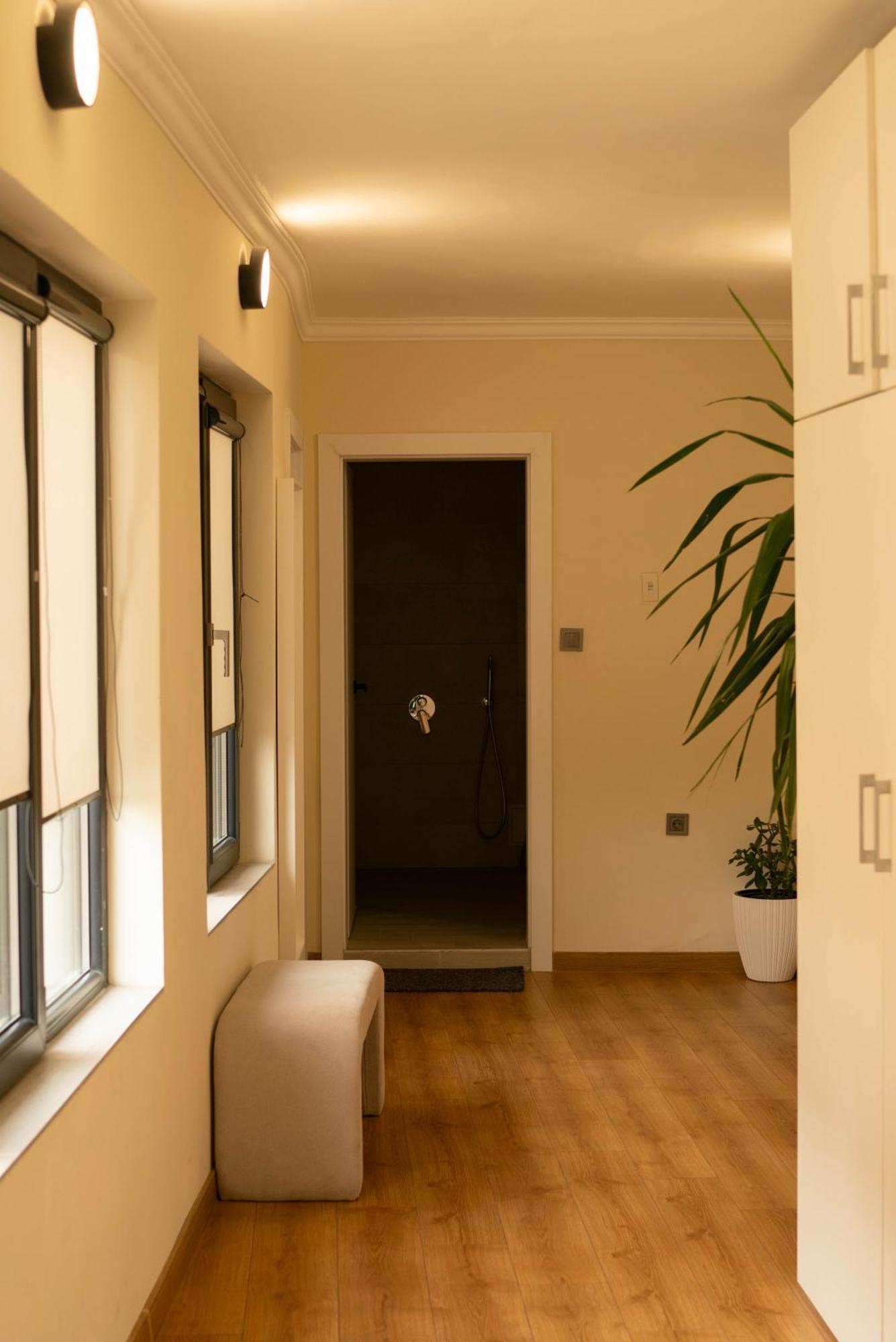 2-Bedroom Flat - Sunny Balcony Plovdiv Buitenkant foto