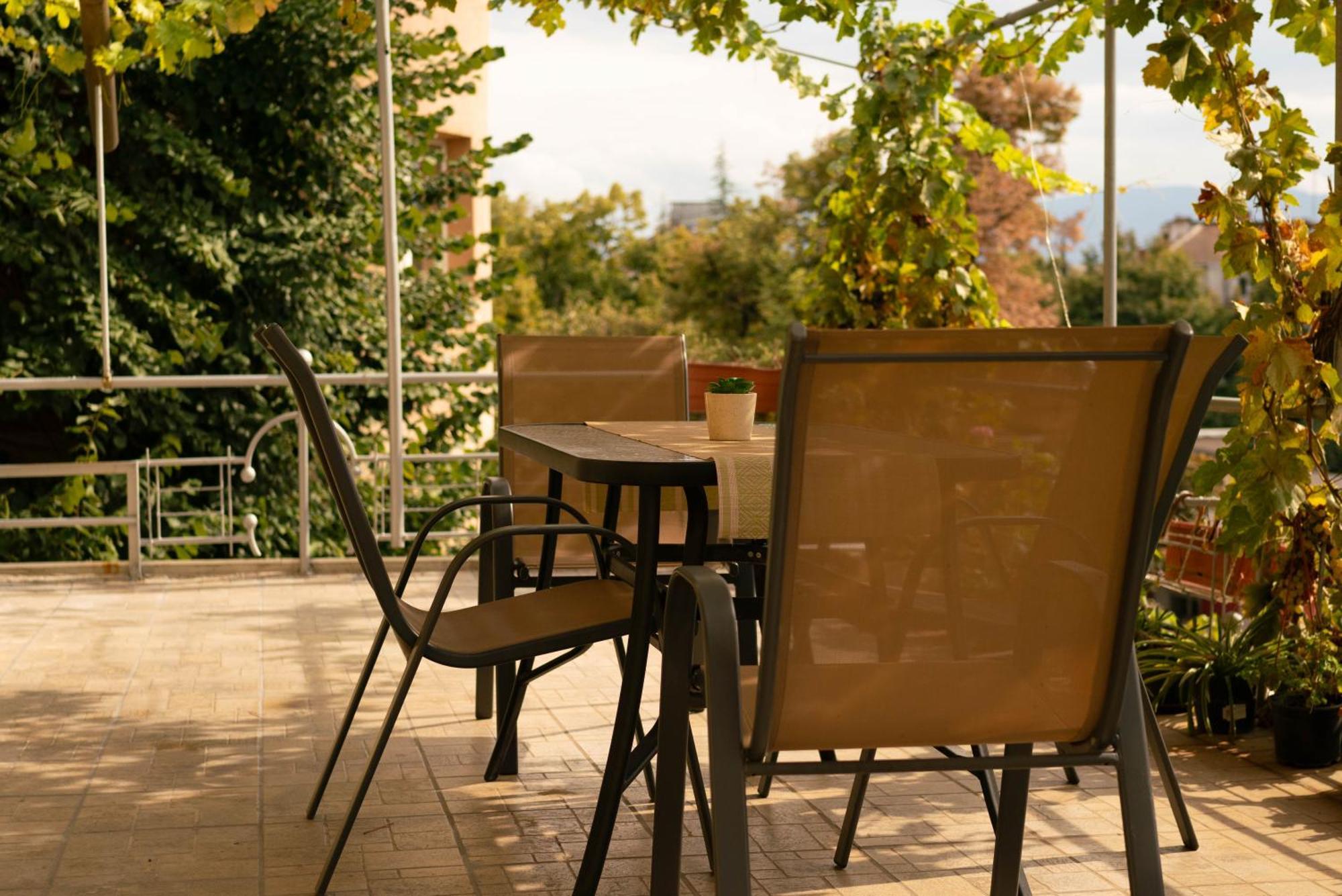 2-Bedroom Flat - Sunny Balcony Plovdiv Buitenkant foto