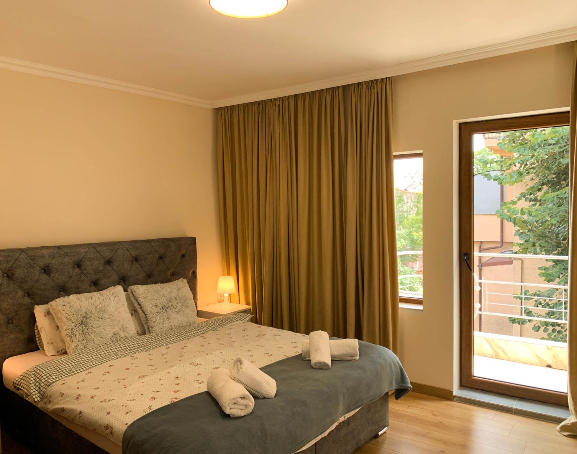 2-Bedroom Flat - Sunny Balcony Plovdiv Buitenkant foto