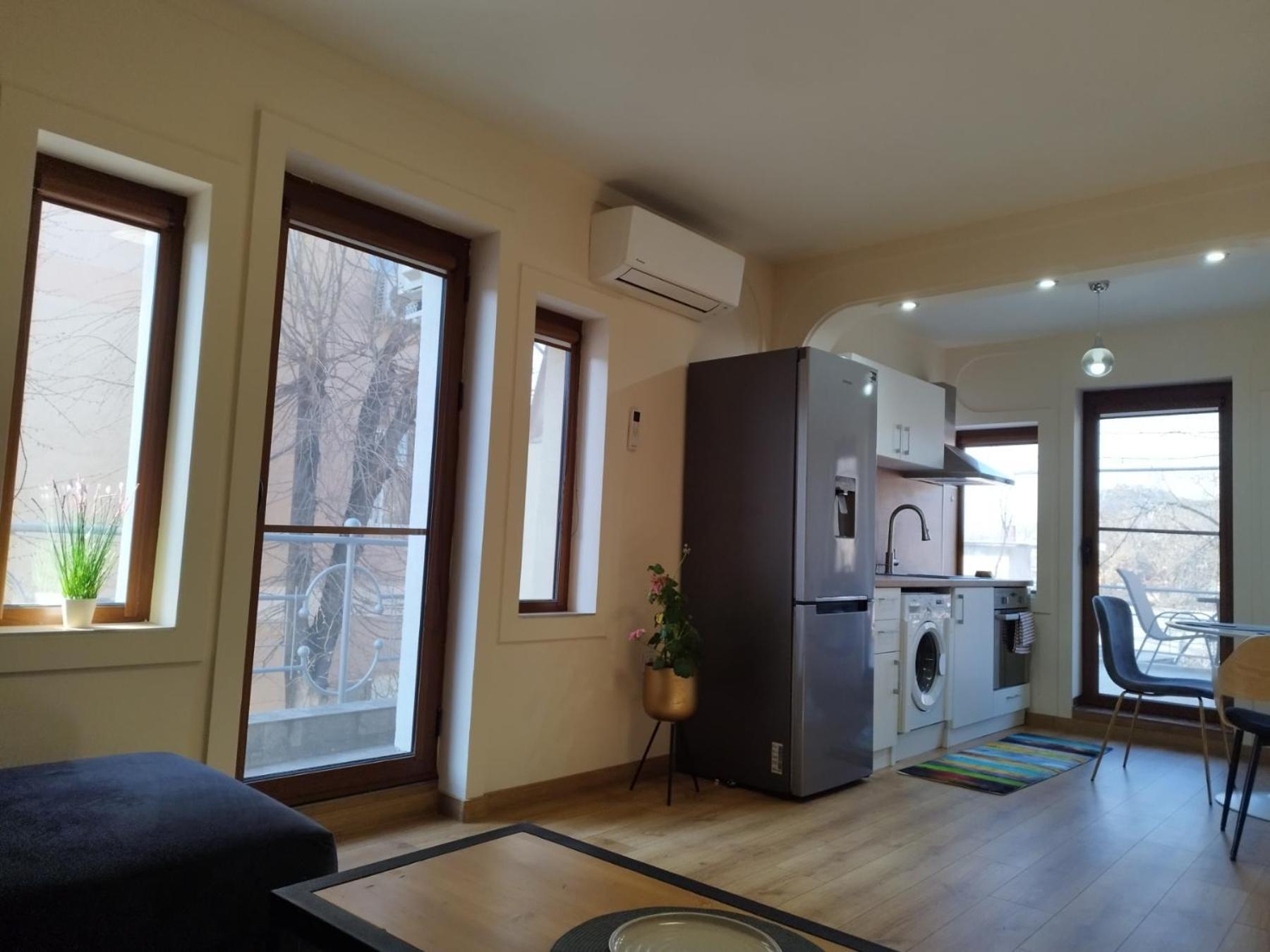2-Bedroom Flat - Sunny Balcony Plovdiv Buitenkant foto