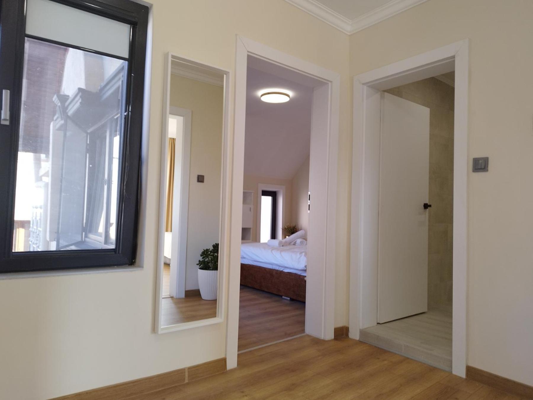 2-Bedroom Flat - Sunny Balcony Plovdiv Buitenkant foto