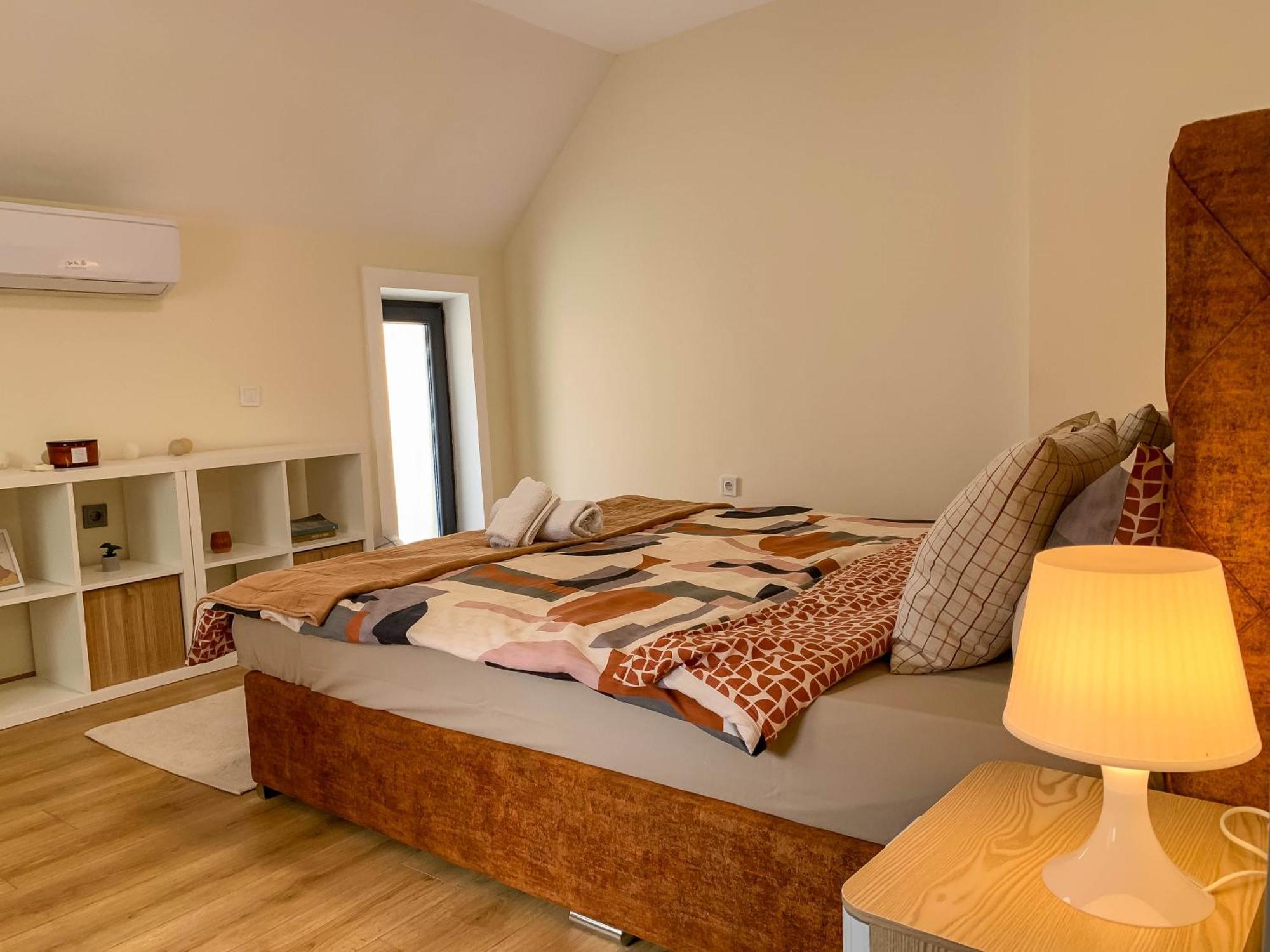 2-Bedroom Flat - Sunny Balcony Plovdiv Buitenkant foto